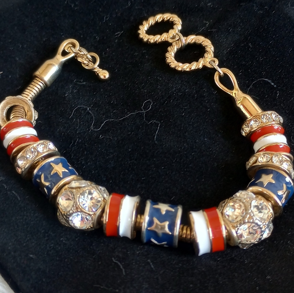 Vineyard Haven 4th of July American Charm Toggle Bracelet